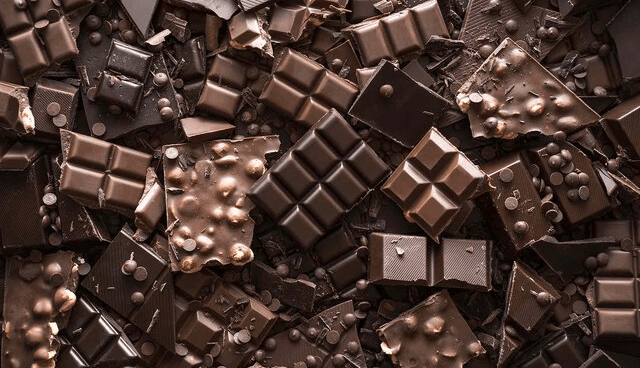 56346456464 - آیا شکلات تلخ می‌تواند به سلامت روده شما کمک کند؟