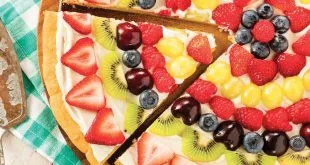 طرز تهیه پیتزای میوه‌ای گرانولا؛ صبحانه سالم و خوشمزه