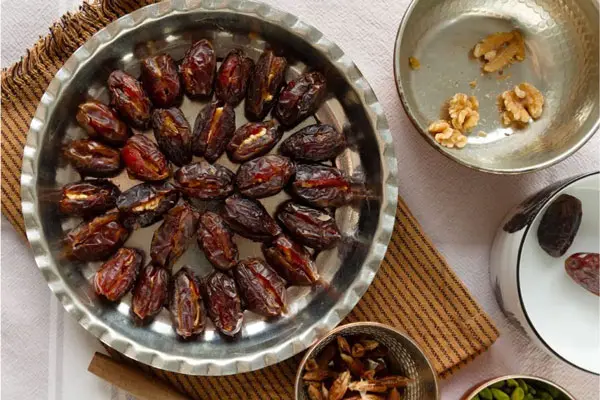 674564576574 - طرز تهیه رنگینک جنوبی؛ دسر سنتی خرما با دستور اصیل و مجلسی