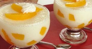 طرز تهیه دسر هلو با شیر و خامه؛ دسری خنک و تابستانی